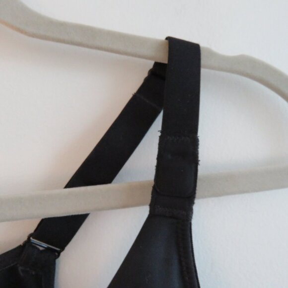 Women's Black Front-Closure Bra - Picture 4 of 16